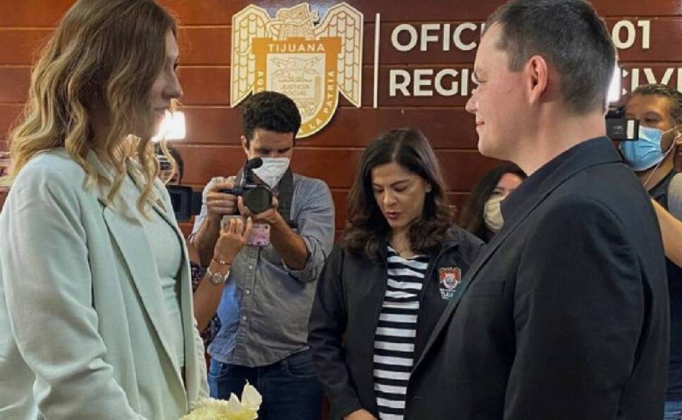 ucraniana y ruso se casa en tijuana bc