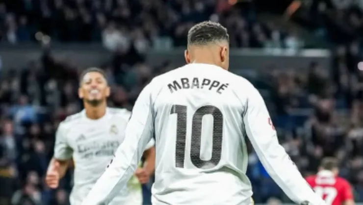 maldicion-mbappé-real-madrid-psg-sonrie.jpg