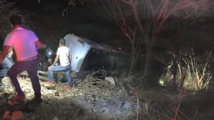fatal-accidente-camión-turistas-carreteras-Tepic-Puerto-Vallarta-Compostela