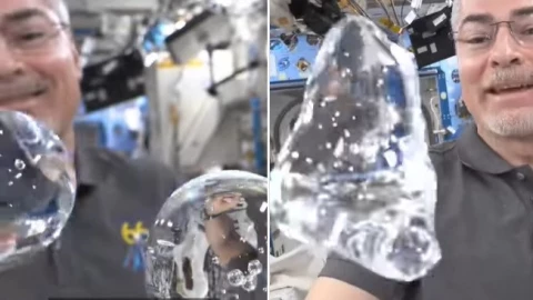 espacio esferas agua microgravedad