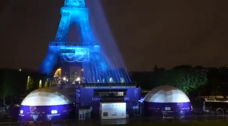 Torre Eiffel iluminada