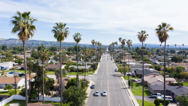 Barrio de casas en el condado de Los Ángeles, California