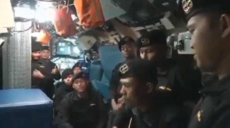 submarino_tripulación.jpg
