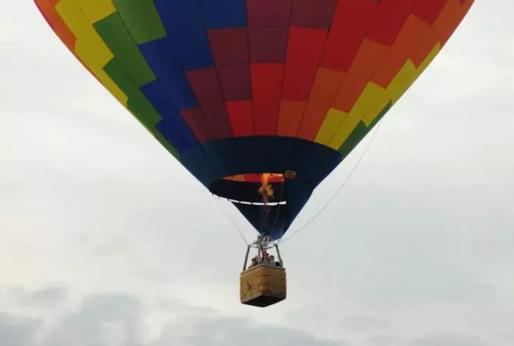 Aterrizaje-de-emergencia-de-globo-aerostático-en-Tecámac-genera-sorpresa-y-preocupación