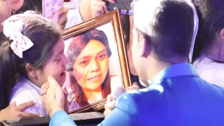Carlos Rivera canta a la madre muerta de una niña durante concierto en Valle de Bravo