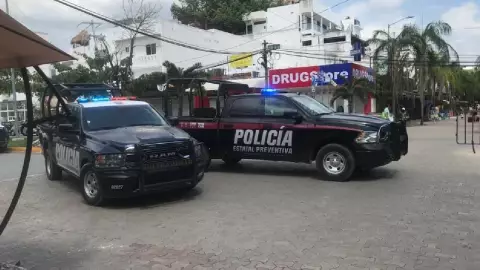 Reportan persona lesionada con arma de fuego en Quinta Avenida de Playa del Carmen