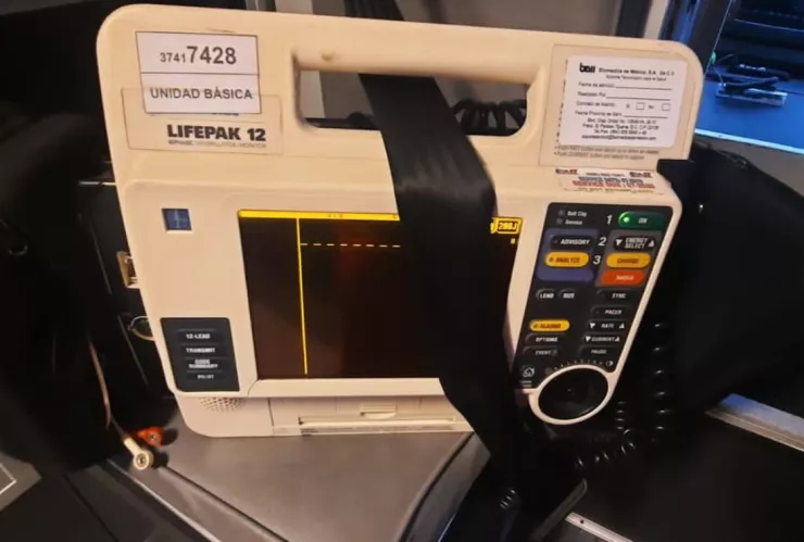 Roban equipo médico de ambulancia de Cruz Roja Tijuana