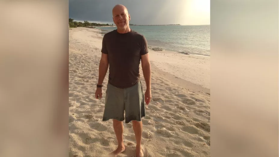 Empeora la salud de Bruce Willis ya no puede hablar, leer ni caminar