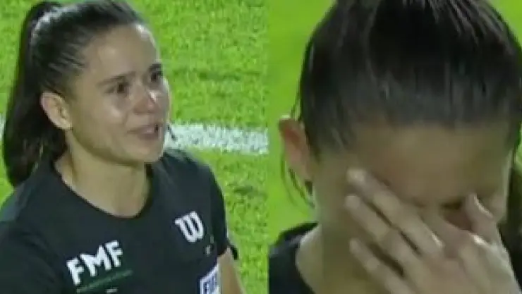 ¡Lágrimas de felicidad! Así reaccionó la silbante Karen Hernández tras su debut en la LigaMx.jpg