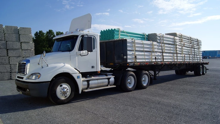 Anuncia GCDMX restricciones de circulación para transporte de carga