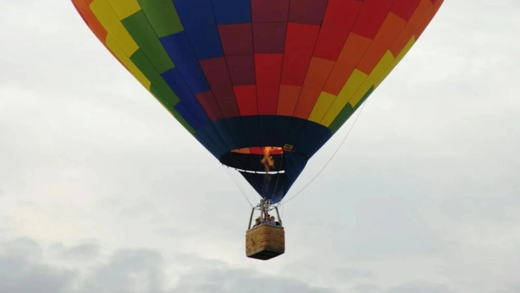 Aterrizaje-de-emergencia-de-globo-aerostático-en-Tecámac-genera-sorpresa-y-preocupación