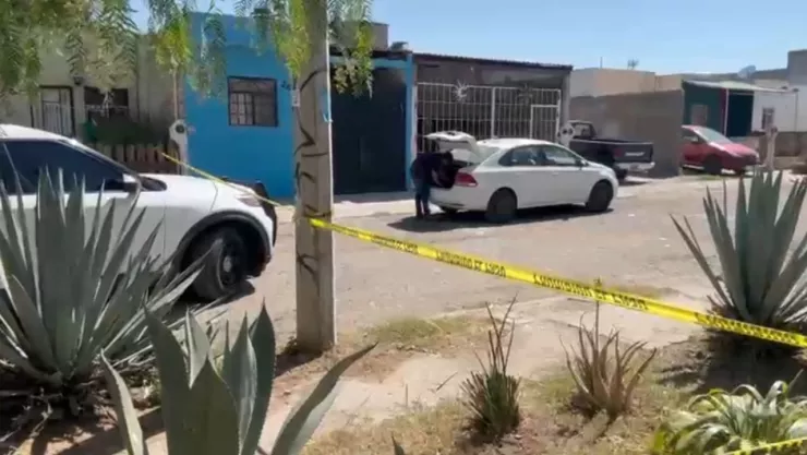 VIDEO | Localizan el cuerpo de una persona sobre una maleta al interior de un taxi en Chulavista, Tlajomulco