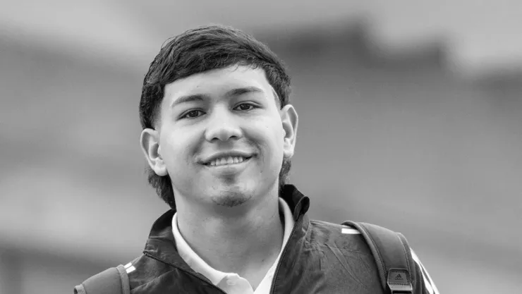 ¡Luto en el deporte! Muere futbolista de 18 años tras sufrir un colapso en pleno partido