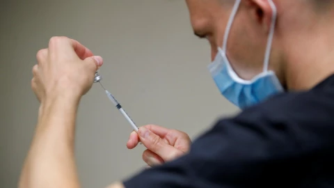 inmunidad vacuna infectados Covid-19.jpg