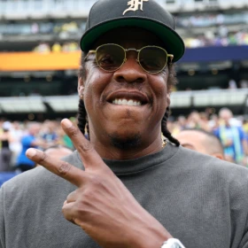 OFICIAL Y CONFIRMADO JayZ será el artista del Medio Tiempo del Super Bowl 2027, ¿cuál podría ser su setlist y posibles invitados.png