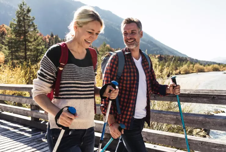 El ejercicio perfecto para mayores de 50 años que es de bajo impacto y previene enfermedades