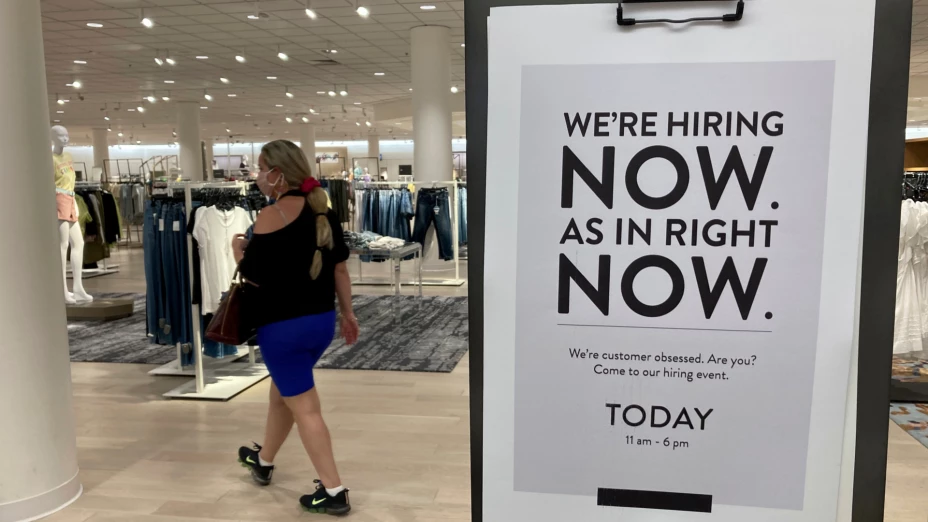 Oferta de trabajo en tienda Nordstrom, en Coral Gables, Florida