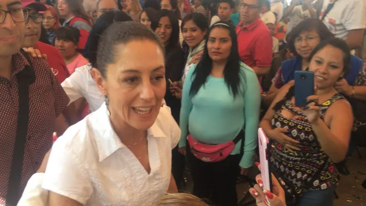 Sheinbaum con jóvenes