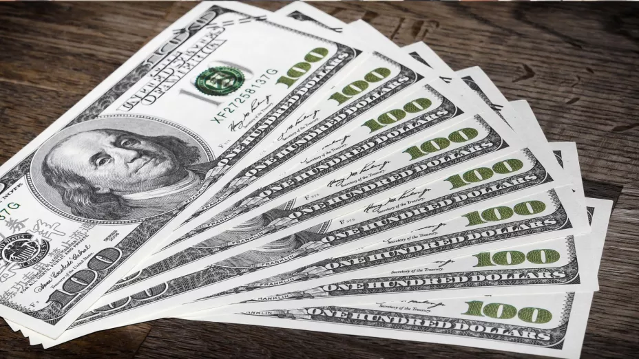 ¿Comprar o vender? El peso pierde fuerza y este es el precio del dólar HOY 22 de noviembre de 2025 en Jalisco