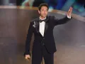 El actor Adrien Brodi conmovió con su discurso al ganar como Mejor Actor, por su trabajo en ‘El Brutalista’. | Foto: Kevin Winter/Getty Images