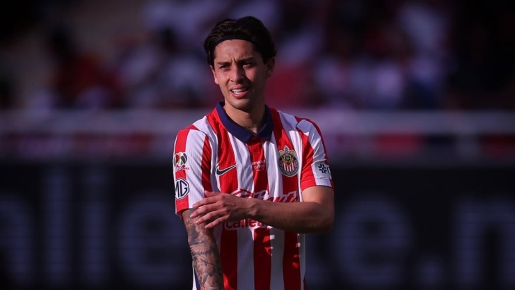 Gabriel Milito toma una decisión con Jordan Carrillo tras derrota de Chivas