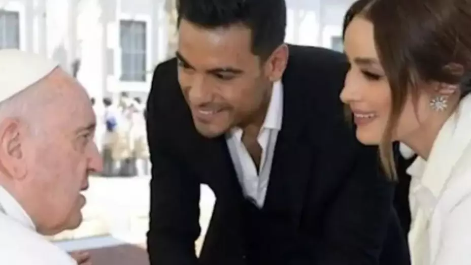 carlos rivera y cynthia rodriguez posible boda con el papa francisco.jpeg