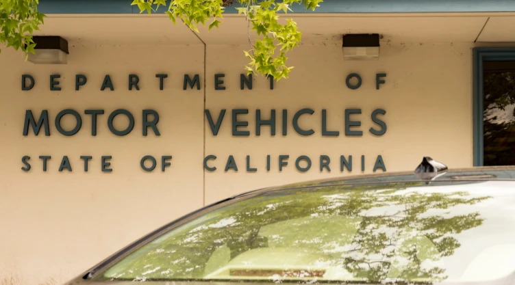 Ingreso a las oficinas del DMV de California