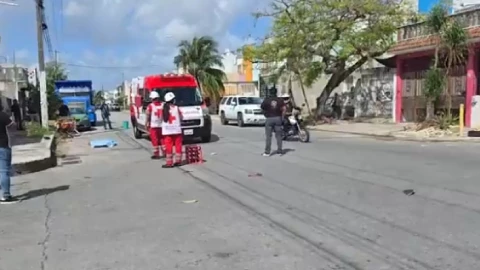 Ciclista muere atropellado por taxista en la Región 222 en Cancún
