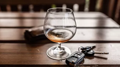 Cierran Bar Bunny por casos de abuso