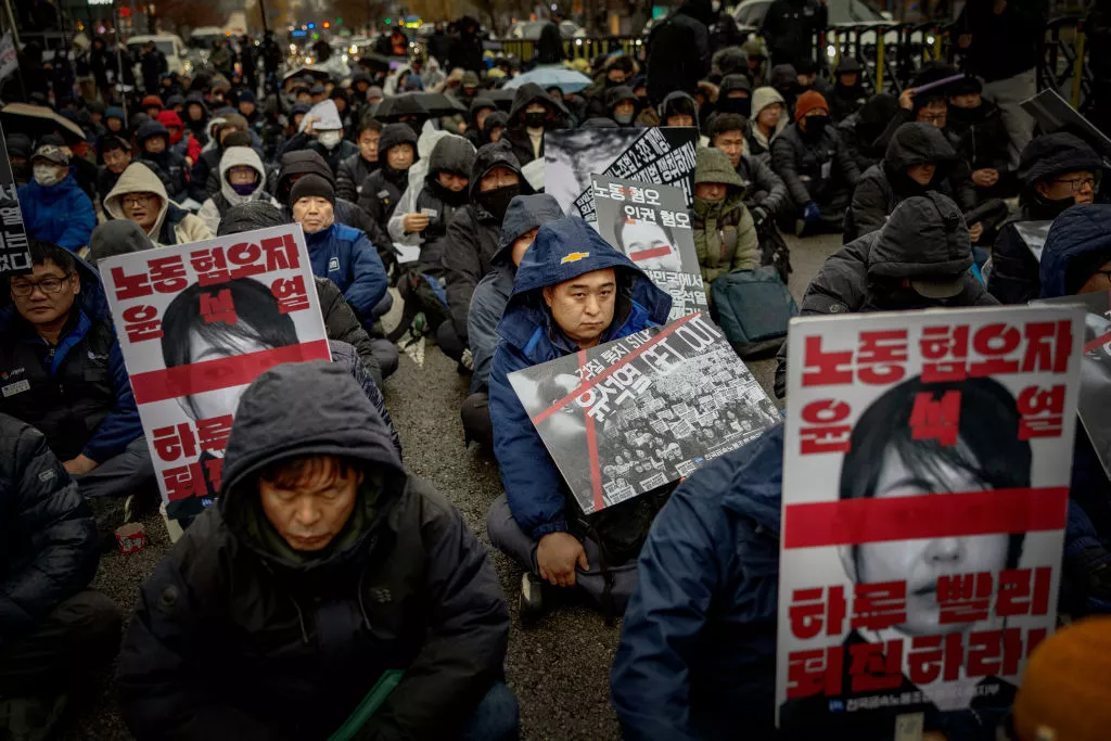 protestas en corea del sur por ley marcial