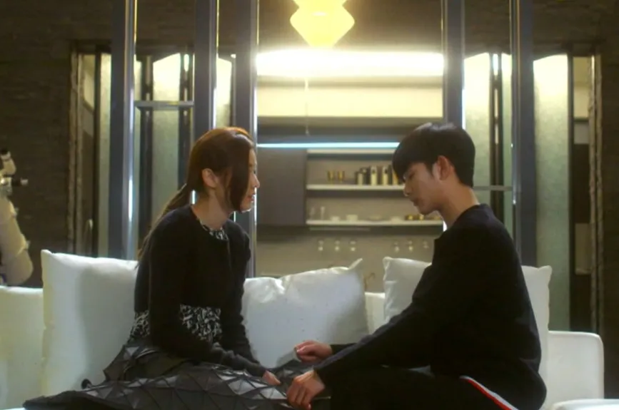 Song Yi confesó su desesperación por no ser cortejada por Min Joon, a quien le ha dejado claro lo que siente.