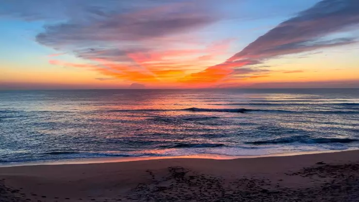 un hermoso atardecer en Ormond, Florida
