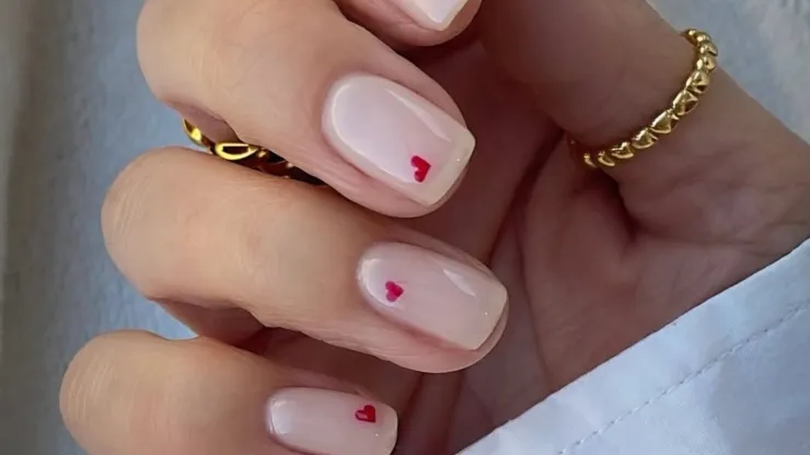 uñas 14 de febrero minimalistas
