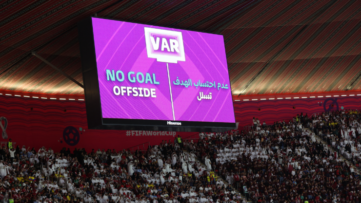 VAR en el Estadio Al Bayt, Qatar vs Ecuador