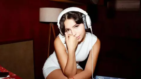 ¿Ángela Aguilar ya no es La Mujer del Año_ Revista que le dio el nombramiento eliminó la publicación