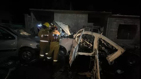 Bomberos atienden explosión en Estado de México