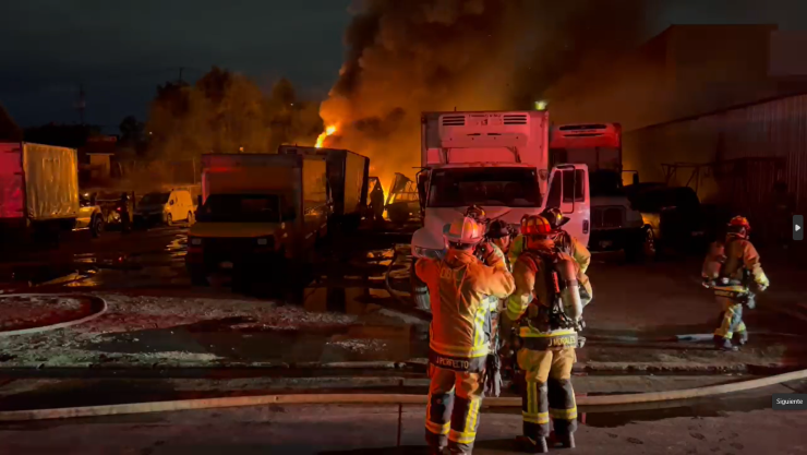 Incendio camiones vía rápida