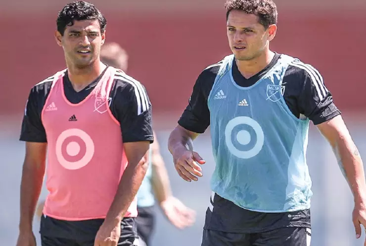 Chicharito y Vela fuera del Tri