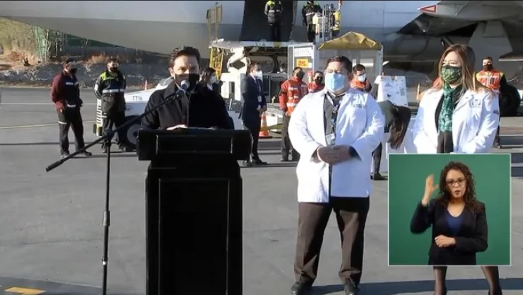 Arriban a Monterrey 8,755 vacunas de Pfizer contra la COVID-19