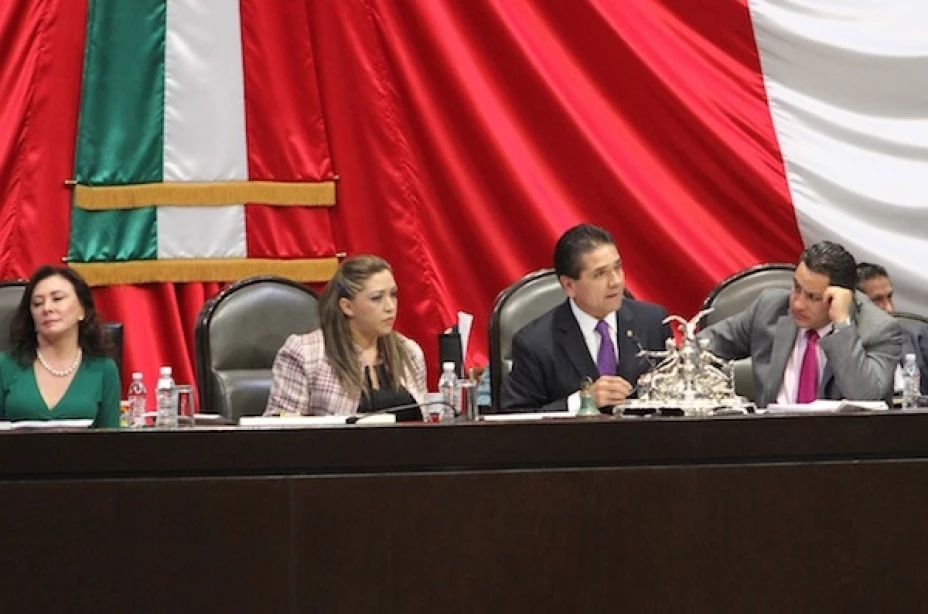 El PEF 2015 tiene como fecha límite de aprobación el 15 de noviembre