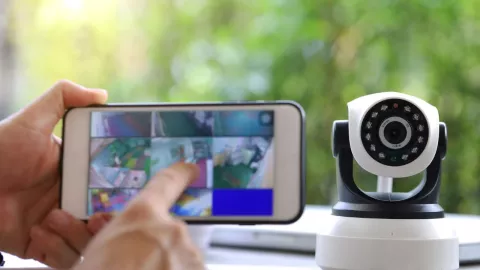 Cámara de seguridad conectada a un teléfono móvil