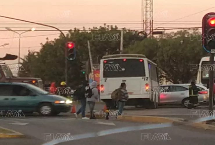 choque bulevar 18 de noviembre