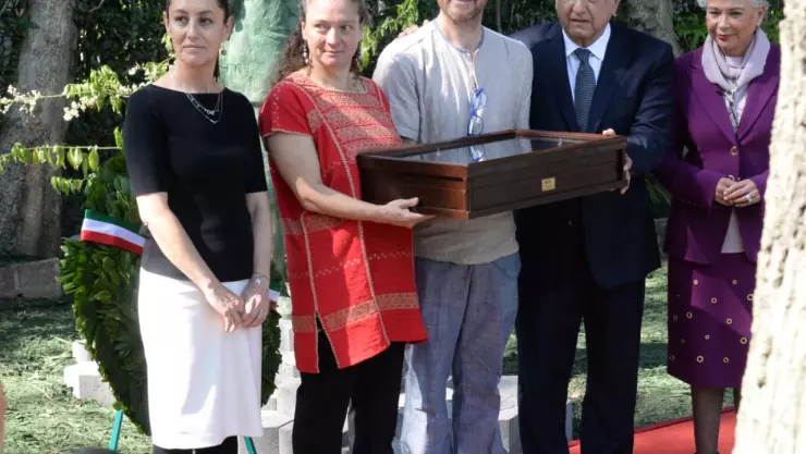 inhumación Valentín Campa.jpg