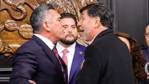 Pelea entre Alito Moreno y Fernández Noroña.
