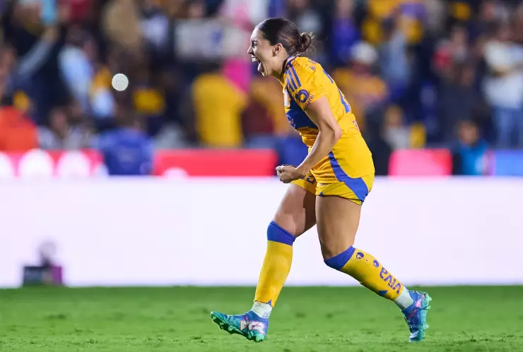 Anika Rodríguez festeja gol de Tigres