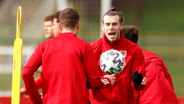 Gareth Bale con la selecci&oacute;n de Gales