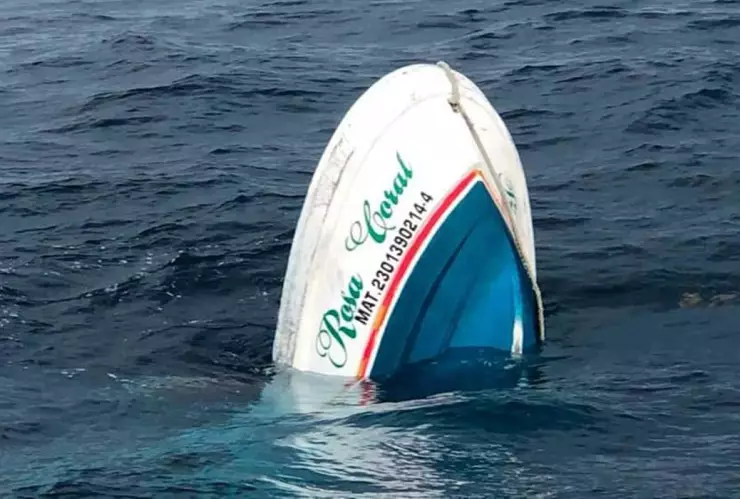 Islas Mujeres turistas lancha.jpg