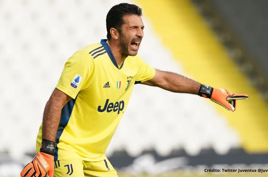 10 Gianluigi Buffon.jpg
