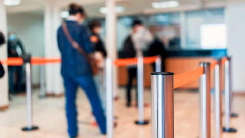 Qué bancos abrirán el día del desfile de la fundación de León 2025.png