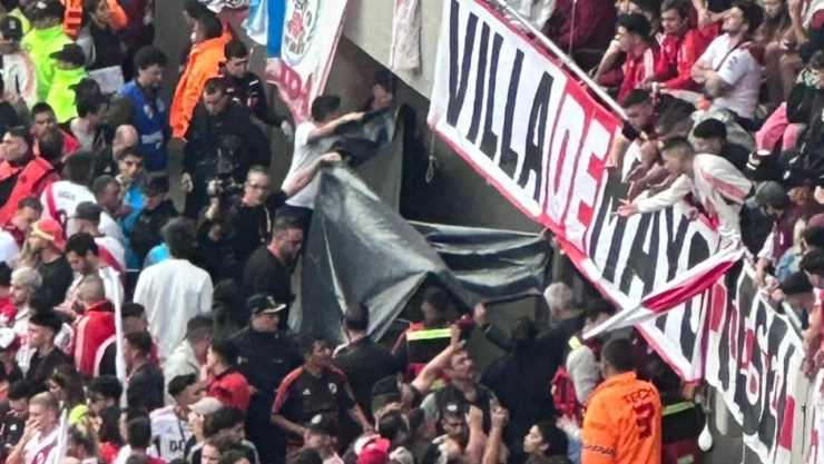 Aficionado muere al caer de las tribunas en el partido del River